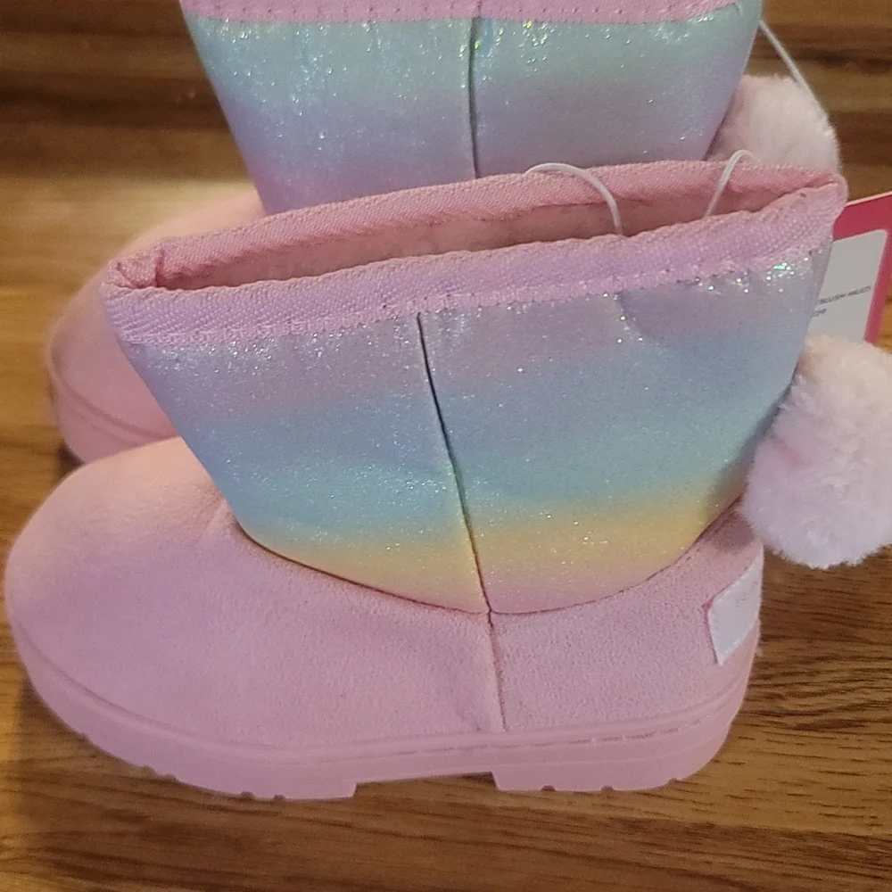 RAMPAGE MULTI-COLORED RAINBOW POM POM ACCENT WINTER BOOTS: NWT: SZ 8